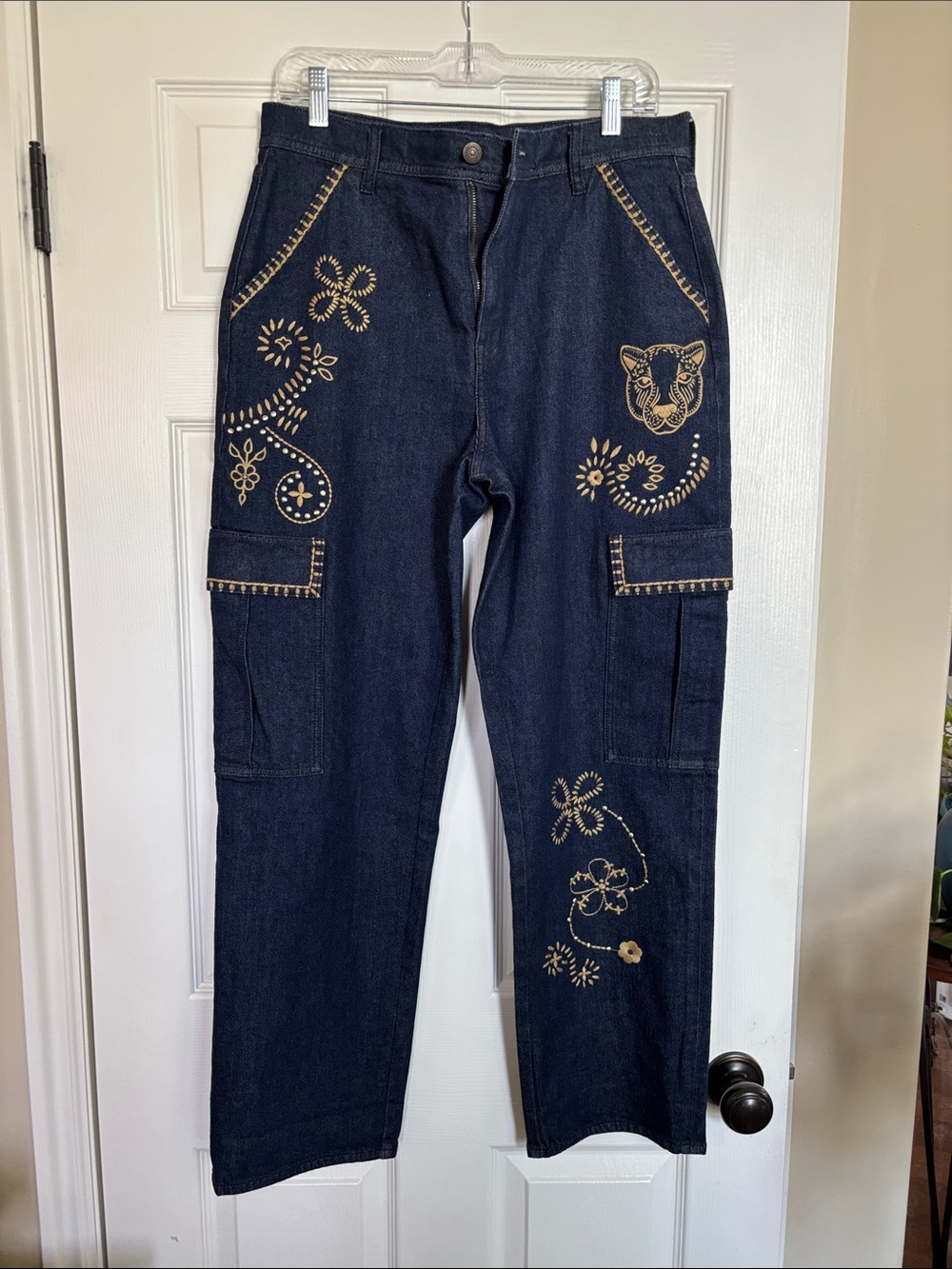 Johnny Was Navy Boot Cut Jeans with Cream Embroidery Rare